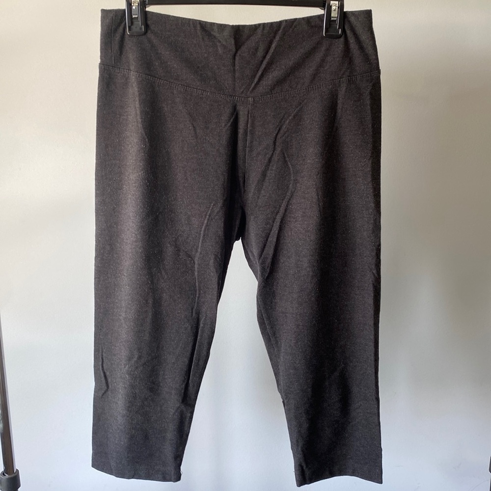 Women’s capri yoga pants